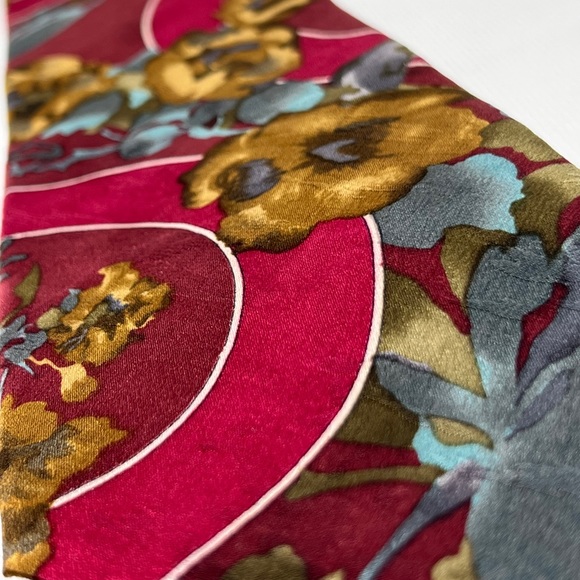 EUC Vintage Claiborne Floral Pattern Tie - Picture 5 of 8